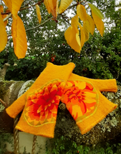 Charger l'image dans la galerie, mitaines Romant'chic safran